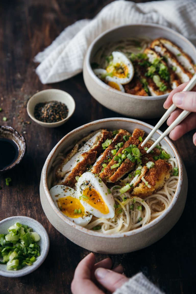 Ramens Au Poulet Frit Plus Une Miette Dans L Assiette